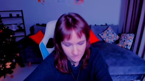 Snapshot of clover_red chatting on January 4, 2025, 5:58 pm Clover follow me online show from January 4, 2025, 5:58 pm