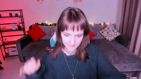 Snapshot of clover_red chatting on January 5, 2025, 6:02 pm Clover follow me online show from January 5, 2025, 6:02 pm