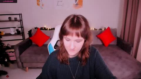 Snapshot of clover_red chatting on January 9, 2025, 6:57 pm Clover follow me online show from January 9, 2025, 6:57 pm