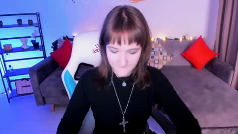 Snapshot of clover_red chatting on January 14, 2025, 3:04 pm Clover follow me online show from January 14, 2025, 3:04 pm