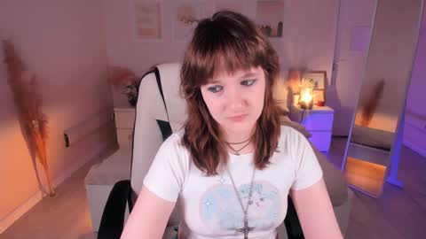 Snapshot of clover_red chatting on January 26, 2025, 6:38 am Clover follow me online show from January 26, 2025, 6:38 am