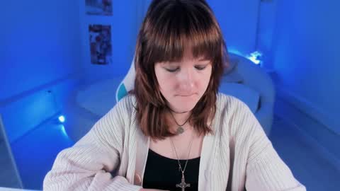 Snapshot of clover_red chatting on January 30, 2025, 2:04 pm Clover follow me online show from January 30, 2025, 2:04 pm