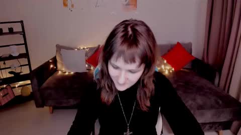 Snapshot of clover_red chatting on March 8, 2025, 6:16 pm Clover follow me online show from March 8, 2025, 6:16 pm