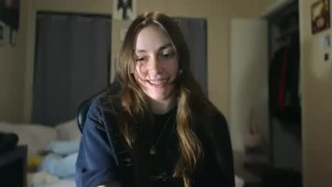 Clover online show from December 12, 2024, 1:21 am