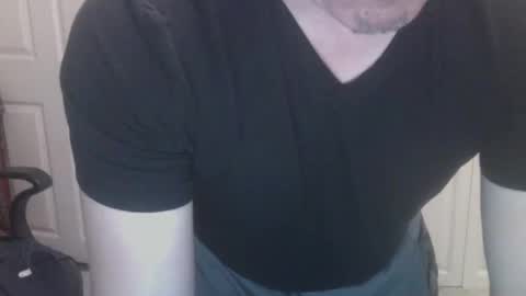 Snapshot of clovershit1 chatting on October 5, 2025, 5:39 am clovershit1 online show from October 5, 2025, 5:39 am