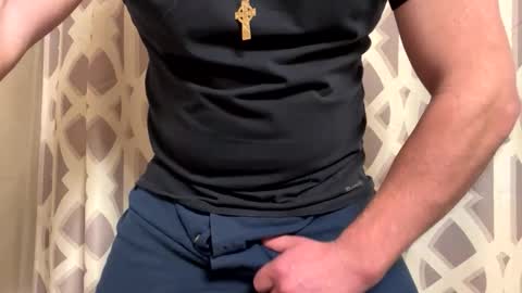 Snapshot of clovershit1 chatting on November 30, 2025, 2:37 am clovershit1 online show from November 30, 2025, 2:37 am