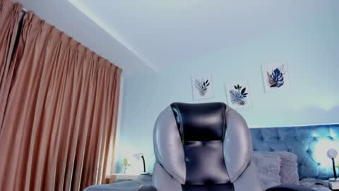 emely dolce online show from June 5, 2026, 5:47 am