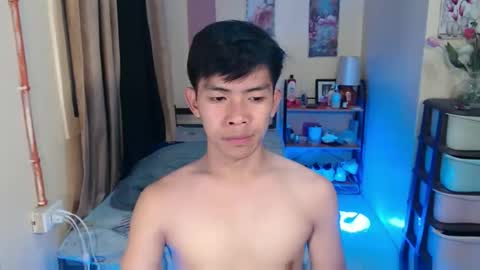 clyde_twinkx online show from April 15, 2026, 10:33 am