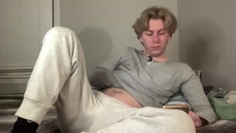 Snapshot of clydeaustin chatting on February 8, 2026, 3:32 am Clyde Austin online show from February 8, 2026, 3:32 am