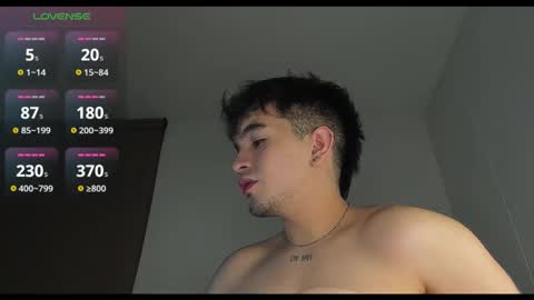 Snapshot of cmzo_ chatting on November 26, 2025, 2:12 am Johan online show from November 26, 2025, 2:12 am