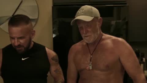 Snapshot of coachbate chatting on September 23, 2025, 6:05 am CoachBate online show from September 23, 2025, 6:05 am