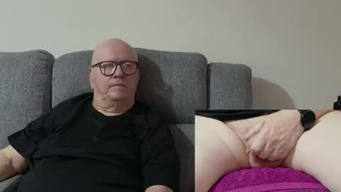 Snapshot of cockneymack51 chatting on November 11, 2025, 11:43 am Charlie. online show from November 11, 2025, 11:43 am