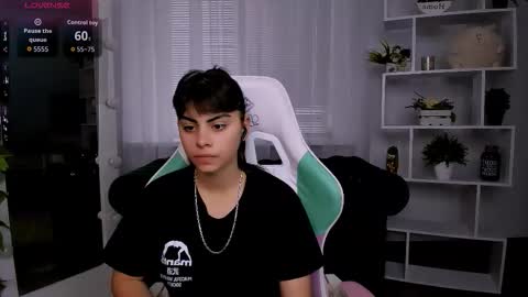 Snapshot of cocoa_sins chatting on November 6, 2025, 7:20 am Olivia online show from November 6, 2025, 7:20 am
