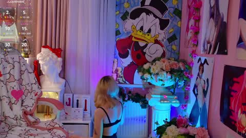 Mia online show from December 19, 2024, 9:17 pm