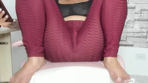 laurita online show from January 4, 2025, 11:27 pm