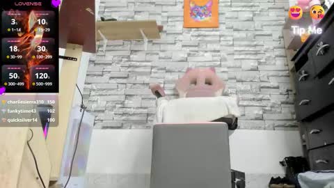 laurita online show from December 22, 2025, 5:04 am