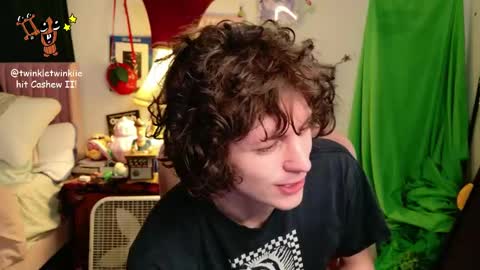 Snapshot of cokia_ chatting on May 15, 2026, 10:28 pm Cokia online show from May 15, 2026, 10:28 pm