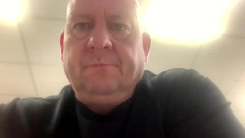 col4nows online show from October 27, 2025, 12:09 pm