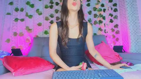 Snapshot of colett_hall chatting on September 30, 2025, 11:59 am colett online show from September 30, 2025, 11:59 am