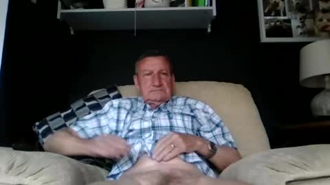 Snapshot of colinbeech chatting on June 17, 2026, 8:50 am colinbeech online show from June 17, 2026, 8:50 am