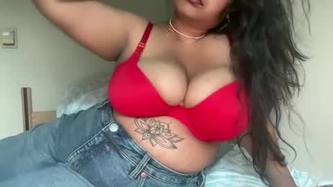 Snapshot of coll3gegirl chatting on May 17, 2026, 11:34 pm coll3gegirl online show from May 17, 2026, 11:34 pm
