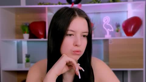 colla_white online show from February 13, 2026, 12:12 pm