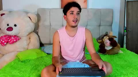 javier online show from December 22, 2025, 3:47 am