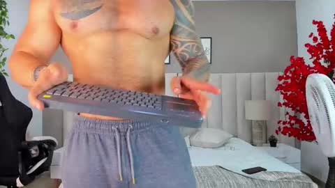 Snapshot of college_muscle_ass chatting on September 22, 2025, 12:51 pm college_muscle_ass online show from September 22, 2025, 12:51 pm
