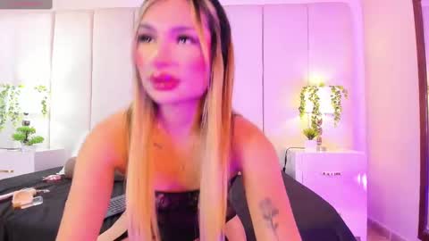 Snapshot of college_muscle_ass chatting on October 15, 2025, 11:38 pm college_muscle_ass online show from October 15, 2025, 11:38 pm