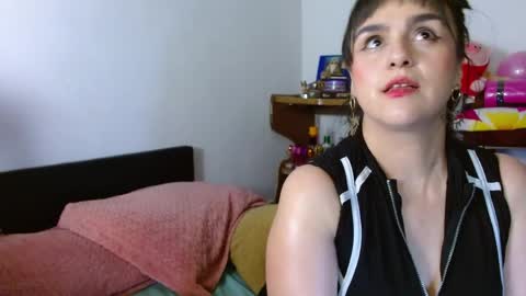 Snapshot of collette_beaufoy chatting on May 15, 2026, 7:04 am Collette online show from May 15, 2026, 7:04 am