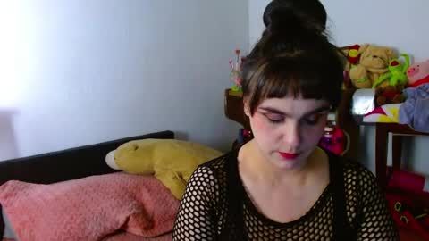 Snapshot of collette_beaufoy chatting on June 3, 2026, 2:36 am Collette online show from June 3, 2026, 2:36 am