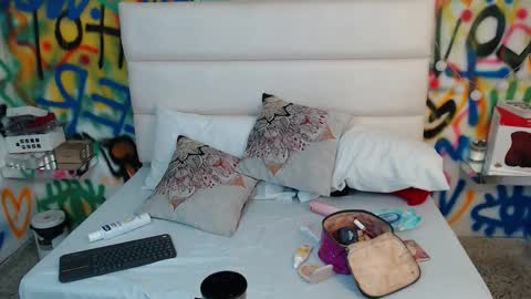 valentina online show from November 26, 2025, 12:39 pm