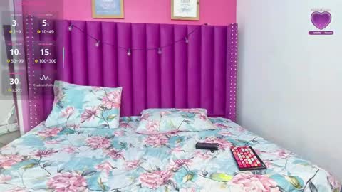 Snapshot of colombiancoffee_ chatting on November 16, 2025, 12:44 pm Lauren online show from November 16, 2025, 12:44 pm