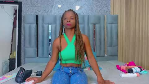 Snapshot of colombiancoffee_ chatting on April 26, 2026, 12:47 pm Lauren online show from April 26, 2026, 12:47 pm