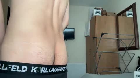 scorpioblackice online show from September 15, 2025, 1:44 pm