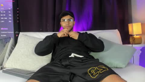 colstorw_ online show from December 15, 2025, 10:19 am