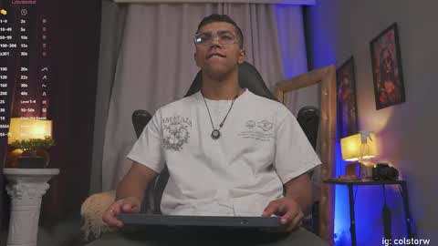 colstorw_ online show from April 24, 2026, 10:07 am