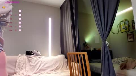 Snapshot of come_in_bed chatting on December 14, 2025, 3:17 pm Audrey online show from December 14, 2025, 3:17 pm