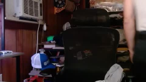 Snapshot of comic_king27 chatting on December 1, 2025, 10:09 am Nelson or ComicKing and sometime Peachy143 online show from December 1, 2025, 10:09 am