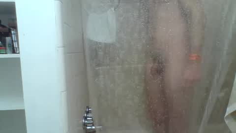 comnfromme1 online show from November 4, 2025, 5:50 am