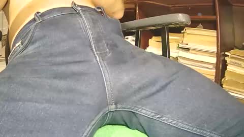 complacent12 online show from February 3, 2025, 6:39 pm