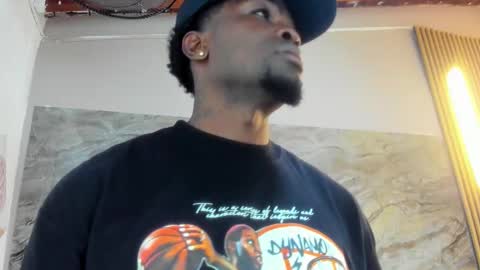 Snapshot of compton_01 chatting on October 20, 2025, 4:02 am COMPTON online show from October 20, 2025, 4:02 am