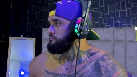 rusfegui online show from February 4, 2025, 2:39 am