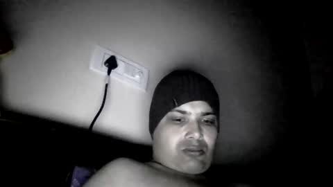 Snapshot of cool_breeze09 chatting on December 18, 2025, 1:00 am Cool Breeze09 online show from December 18, 2025, 1:00 am