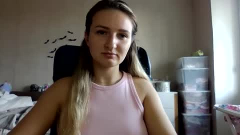 cora_fora online show from October 7, 2025, 9:28 am