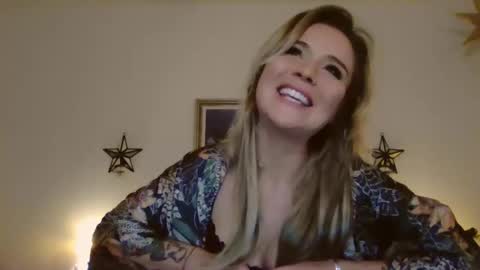 cora_jones4 online show from April 20, 2026, 4:04 am