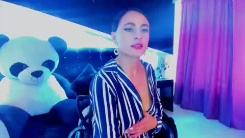 Coral  online show from February 8, 2025, 4:25 pm