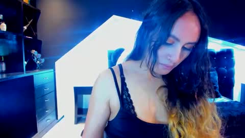 Coral  online show from February 10, 2025, 12:18 pm