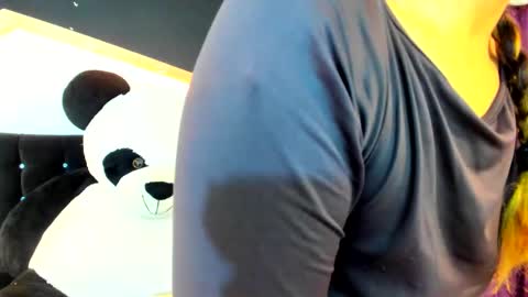 Coral  online show from February 13, 2025, 12:21 pm