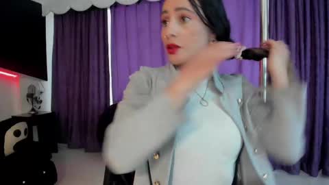 Coral  online show from September 15, 2025, 12:38 pm